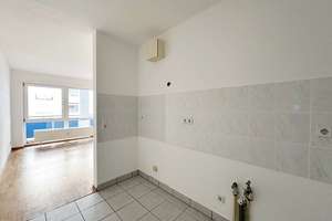 "Renditestarke 2-Zimmer-Wohnung mit Balkon, Tiefgaragenstellplatz und Aufzug in TOP-Lage" – Arthur-Bretschneider-Straße 15, 9113 Schloßchemnitz, Chemnitz – Vorschaubild 8