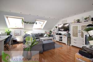 Großzügige 4-Zimmer-Dachgeschosswohnung mit 2 Balkonen, Garage & Teilungspotenzial