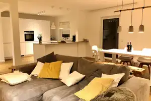 Stilvoll & Modern: Exklusive Doppelhaushälfte in Bestlage von Bad Bramstedt mit unverbaubarem Blick – An der Osterau 22b, 24576 Segeberg (Kreis) – Vorschaubild 11