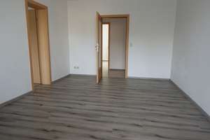 +++  XXL Balkon und Eckbadewanne zum Entspannen  +++ – Zietenstraße 82, 9130 Sonnenberg, Chemnitz – Vorschaubild 1