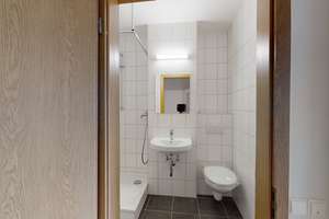 Ab sofort - kleine Wohnung für Studis & Azubis – Die vollständige Adresse der Immobilie erhältst du vom Anbieter., 6118 Trotha, Halle (Saale) – Vorschaubild 1