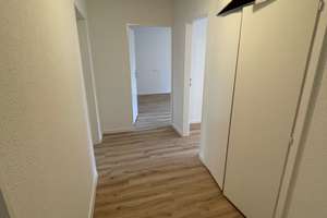 ✨Frisch renovierte 2-Zimmer Wohnung im 3. OG mit Balkon in Pforzheim Innenstadt✨ – Theaterstraße 9, 75175 Oststadt, Pforzheim – Vorschaubild 3