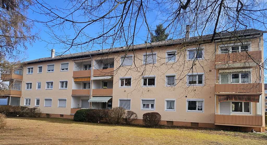 Attraktive 3 Zimmer Wohnung mit  West Balkon und Einzelgarage
