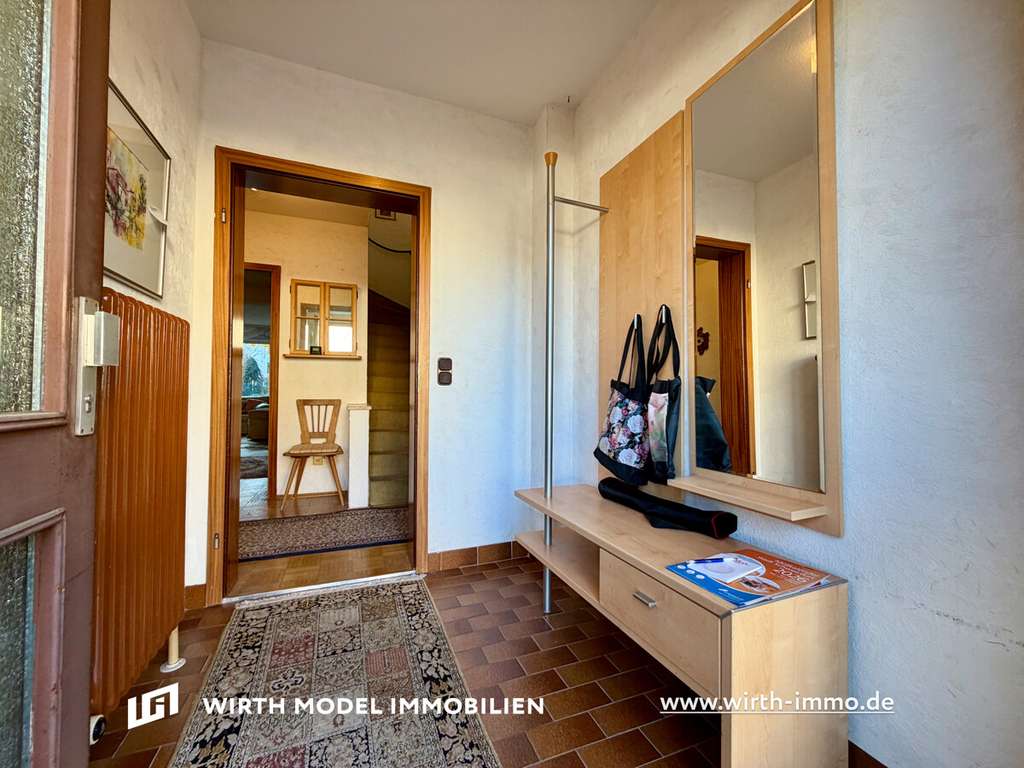 Immobilie in Schweinfurt - Geräumiges Reihenmittelhaus mit Garage am Deutschhof | Erbbaurecht - Bild 1