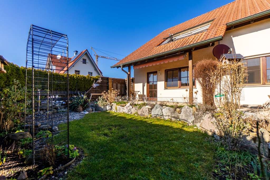 Immobilie in Bergatreute - Bergatreute - Gepflegte 4-Zi.-Wohnung mit eigenem kleinem Garten… - Bild 2