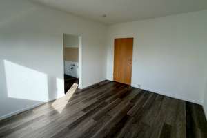 Bezugsfreie Wohnung mit sonnigem Balkon – Neubrandenburger Str. 68, 13059 Neu-Hohenschönhausen, Berlin – Vorschaubild 3