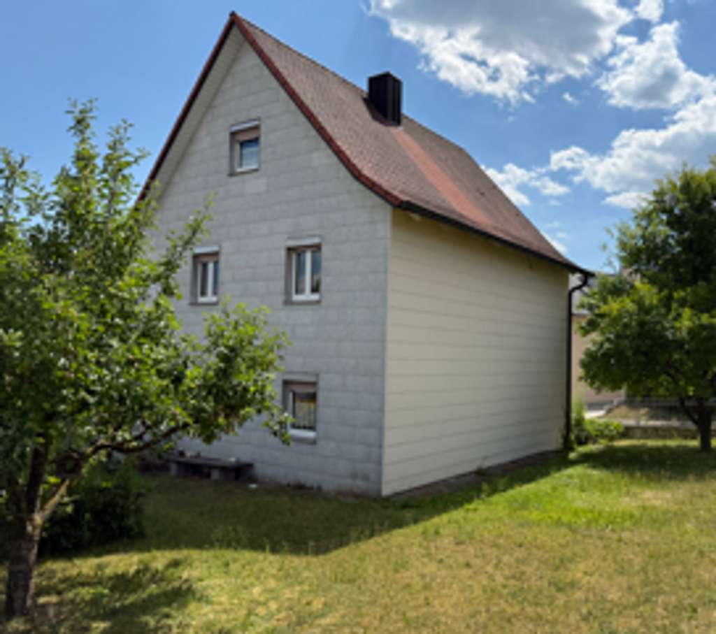 Immobilie in Lenting - Freistehendes Einfamilienhaus mit Garten u. großer Garage ! - Bild 1
