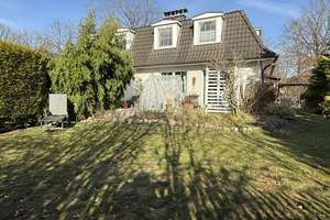 Top gepflegt * Vollkeller m. Kelleraußenzugang*großz. S/W-Grdstr. ca. 462 m² *2 Carport´s + Außenpl. – Die vollständige Adresse der Immobilie erhältst du vom Anbieter., 22941 Bargteheide – Vorschaubild 2