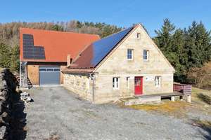 Charmantes Sandstein-Anwesen mit Lagerhalle und Wohn-Ausbaureserve – Die vollständige Adresse der Immobilie erhältst du vom Anbieter., 95490 Mistelgau – Vorschaubild 1