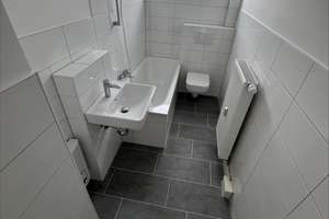 Für Sie renoviert! 2-Zimmer-Wohnung sucht nette Mieter