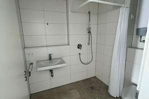 Voll-möblierte 1-Zimmer-Wohnung mit Einbauküche für Studenten / Azubis – Höchstetterstraße 22, 86154 Links der Wertach-Süd, Augsburg – Vorschaubild 3