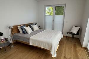 Neuwertige möblierte sonnige 3-Zi-Wohnung 1.OG 2 Balkone Süd & West in Obermenzing – Privatverkauf – Sterrhubenweg 14, 81247 Obermenzing, München – Vorschaubild 18
