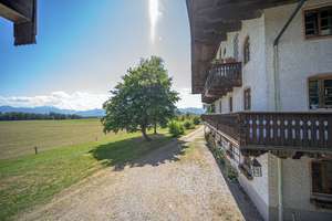 HISTORISCHES HOFANWESEN in Weitblicklage – Die vollständige Adresse der Immobilie erhältst du vom Anbieter., 83253 Rimsting – Vorschaubild 3