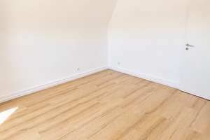 Stilvolle 2-Zimmer-Dachgeschosswohnung im Erstbezug – Komplett saniert in beliebter Wohnlage – Die vollständige Adresse der Immobilie erhältst du vom Anbieter., 70186 Gablenberg, Stuttgart – Vorschaubild 3