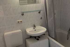 ***Sonnige Wohnung mit verglastem Balkon im schönen Johannisthal sucht netten Eigentümer*** – Springbornstr. 5, 12487 Berlin – Vorschaubild 13