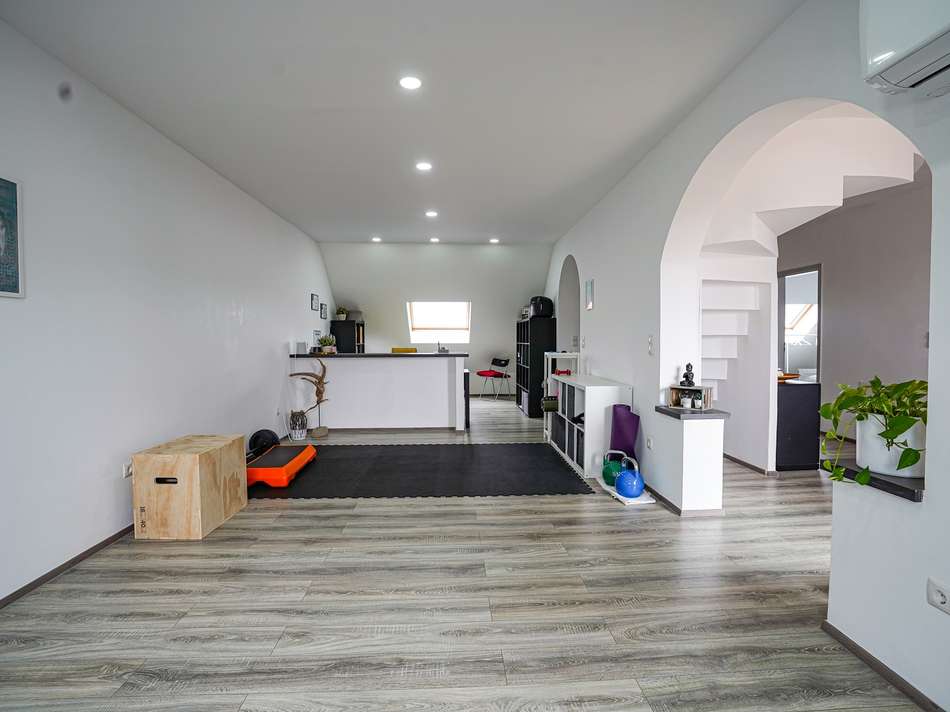 Großer Raum 1 DG.jpg