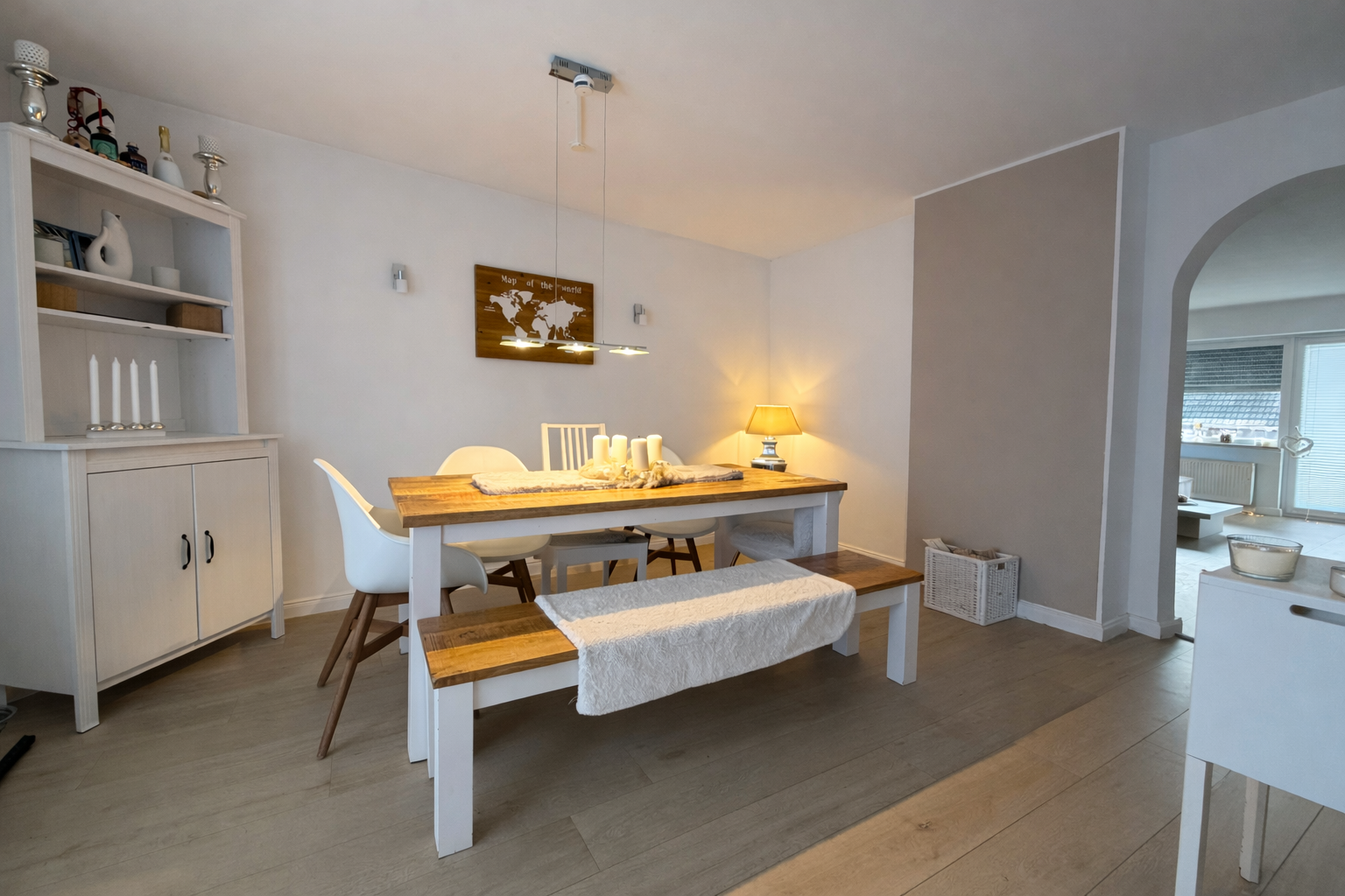 Immobilie in Grävenwiesbach - !! Raumwunder !! Modernisiertes RMH mit 6 Zimmern, Balkonen mit Blick, Garage und Garten - Bild 4