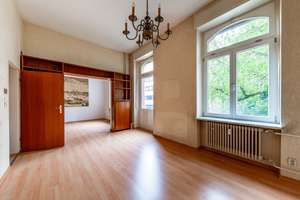 Frankfurt-Westend: Stilvolle 4-Zimmer-Belle-Etage mit Loggia und großem Potenzial – 60322 Westend-Nord, Frankfurt am Main – Vorschaubild 3