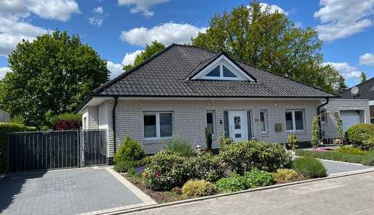 Bild von Freistehendes Schmuckstück mit Gartenoase in ruhiger Wohnlage