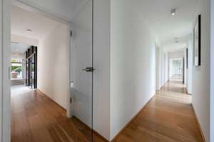 Architektonisches Statement im Grünen und preisgekrönte Villa - „Haus am Park" – Die vollständige Adresse der Immobilie erhältst du vom Anbieter., 22587 Nienstedten, Hamburg – Vorschaubild 9
