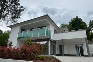 Neubau - exklusive Villa in Bestlage von Würzburg Versbach (Steinlein) !