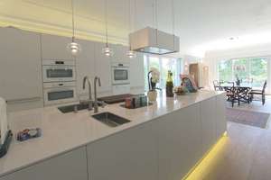 Exklusive Villa mit Weitblick über Wiesbaden – Wohnen auf höchstem Niveau – Die vollständige Adresse der Immobilie erhältst du vom Anbieter., 65193 Nordost, Wiesbaden – Vorschaubild 1