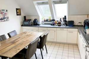 Wohnen auf zwei Ebenen – gepflegte Maisonette mit Balkon und TG-Stellplatz – Die vollständige Adresse der Immobilie erhältst du vom Anbieter., 22523 Eidelstedt, Hamburg – Vorschaubild 5