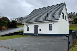 Modernes Einfamilienhaus inkl. Solaranlage und Einbauküche – Neuwied (Kreis) – Vorschaubild 1