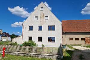 Charmantes ehemaliges Bauernhaus mit viel Platz und großem Potential zu vermieten! – Peilstein 6, 92259 Neukirchen bei Sulzbach-Rosenberg – Vorschaubild 2