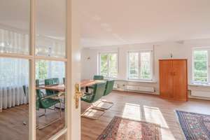Stilvolle Stadtvilla-Wohnung mit großzügigem Raumgefühl in Heilbronner Toplage – Die vollständige Adresse der Immobilie erhältst du vom Anbieter., 74074 Heilbronn, Heilbronn – Vorschaubild 4