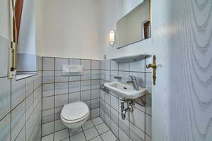 WOHNEN MIT BLICK AUF DIE PFERDEKOPPEL! 4 Zimmer Maisonette mit Stellplatz, Einbauküche und Balkon – Die vollständige Adresse der Immobilie erhältst du vom Anbieter., 65207 Kloppenheim, Wiesbaden – Vorschaubild 10