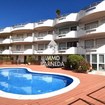EMPURIABRAVA Exklusiver Komplex aus sechs Häusern mit Liegeplatz in erster Meereslinie zu verkaufen
