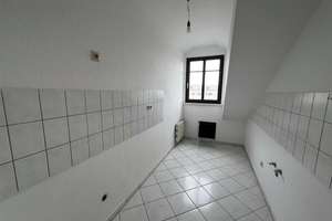 Bezugsfreie, schön geschnittene Dachgeschosswohnung mit Wannenbad in zentraler Lage – Die vollständige Adresse der Immobilie erhältst du vom Anbieter., 4315 Neustadt-Neuschönefeld, Leipzig – Vorschaubild 9
