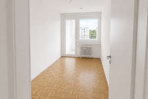 Wohnen mit Charakter: 3-Zimmer-Wohnung in Perlach – Strehleranger 9, 81737 Neuperlach, München – Vorschaubild 2