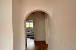 Großzügiges 8-Zimmer-Haus mit 278 m², Galerie, Garten und Bürooption in Göttingen – Dawesbreite 4, 37079 Elliehausen, Göttingen – Vorschaubild 21