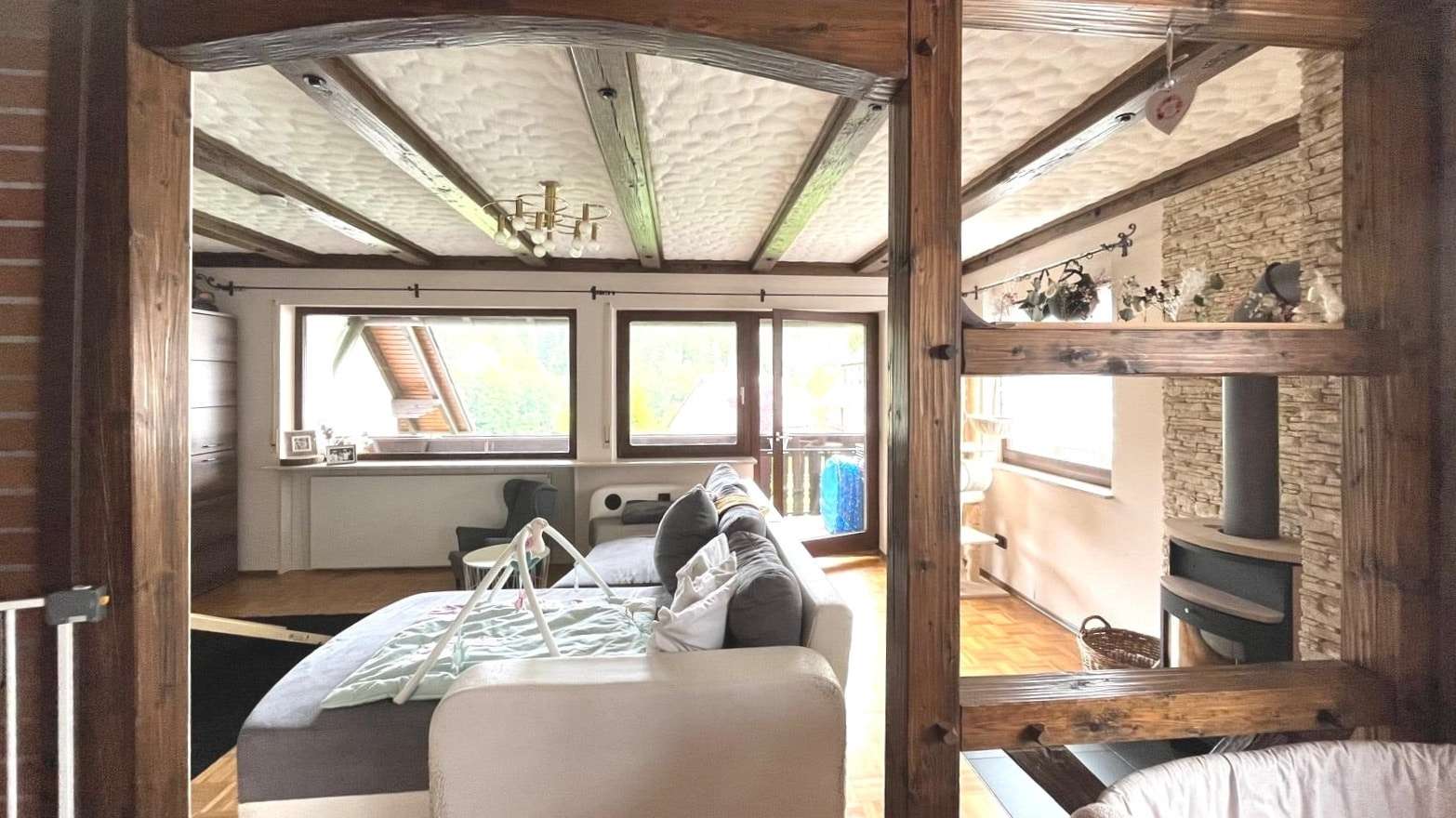 Immobilie in Seewald - Charmantes Ein-/Zweifamilienhaus mit Balkon, Terrasse und Sauna in idyllischer Umgebung. - Bild 1