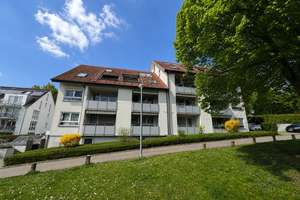 Gestaltungsfreiheit in gepflegter Lage oberhalb des Kurparks - 2-Zimmer-Wohnung mit Balkon