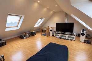 Hochwertige 4-Zimmer-Maisonette mit Stellplatz in attraktiver Lage von Schleswig! – 24837 Schleswig – Vorschaubild 11