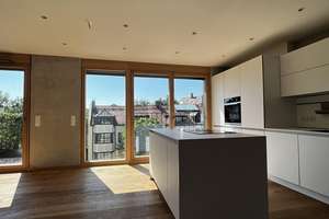 Neuwertiges 4-Zimmer-Penthouse mit Dachterrasse, Aufzug & Deckenkühlung in best Lage – 80538 Englischer Garten, München – Vorschaubild 3