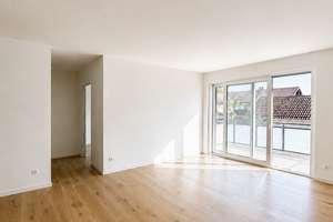 Modern geschnittene 2-Zimmer-Wohnung mit Balkon und Aufzug – Die vollständige Adresse der Immobilie erhältst du vom Anbieter., 81929 Daglfing, München – Vorschaubild 2