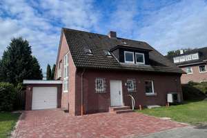Großzügiges und modernes EFH mit überdachter Terrasse und Garage in bester Wohnlage von Bad Zw'ahn – Die vollständige Adresse der Immobilie erhältst du vom Anbieter., 26160 Bad Zwischenahn – Vorschaubild 2
