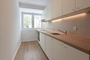 Exklusive, möblierte, sanierte 2 Zimmer Wohnung im Herzen von Heerdt – 40549 Heerdt, Düsseldorf – Vorschaubild 2