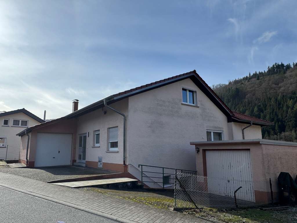 Immobilie in Zwingenberg - Großzügiges Einfamilienhaus mit Einliegerwohnung
 - Bild 4