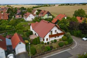Familienfreundliches Einfamilienhaus in Ortsrandlage von Greuth – Im Kämpfer 11, 97355 Castell – Vorschaubild 1