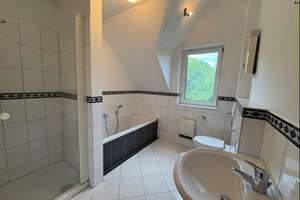 Moderne Maisonette-Eigentumswohnung mit Balkon
In grüner ruhiger Lage von Hagen-Berchum – Die vollständige Adresse der Immobilie erhältst du vom Anbieter., 58093 Lennetal, Hagen – Vorschaubild 9