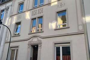Großzügige, helle 7-Zimmer Maisonette-Wohnung mit Balkon in Düsseldorf-Eller
