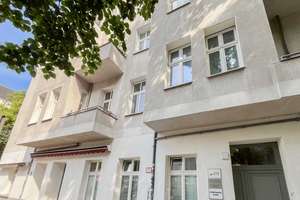 Altbau-Einheit mit Balkon & Aufzug in begehrter Pankower Lage - bezugsfrei zum 01.09. – Die vollständige Adresse der Immobilie erhältst du vom Anbieter., 13086 Weißensee, Berlin – Vorschaubild 1