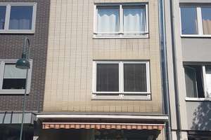 Perfekte frisch renovierte  3-Zimmerwohnung mit Balkon - Zentrale Lage