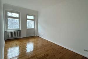 Helle 2-Zimmer Wohnung mit Balkon nahe Bundesplatz