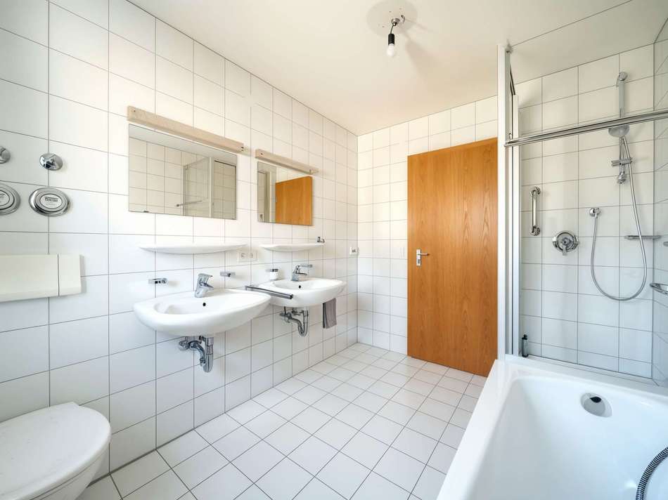 G38QQg9s3Kge2q2Qn34F9vtT-big 1